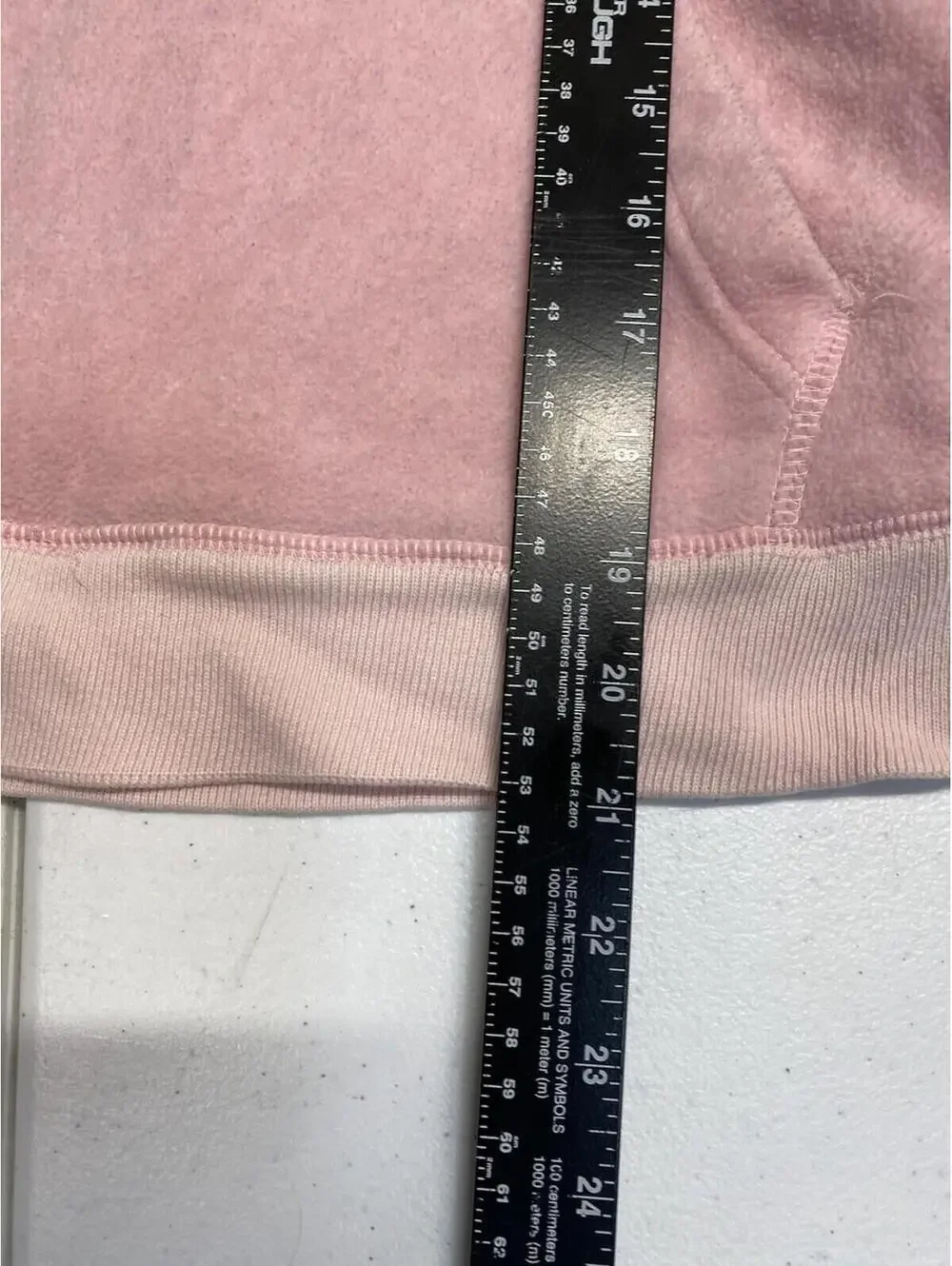 Universal Studios Girls Pink Pullover Hoodie Size Medium. BinP